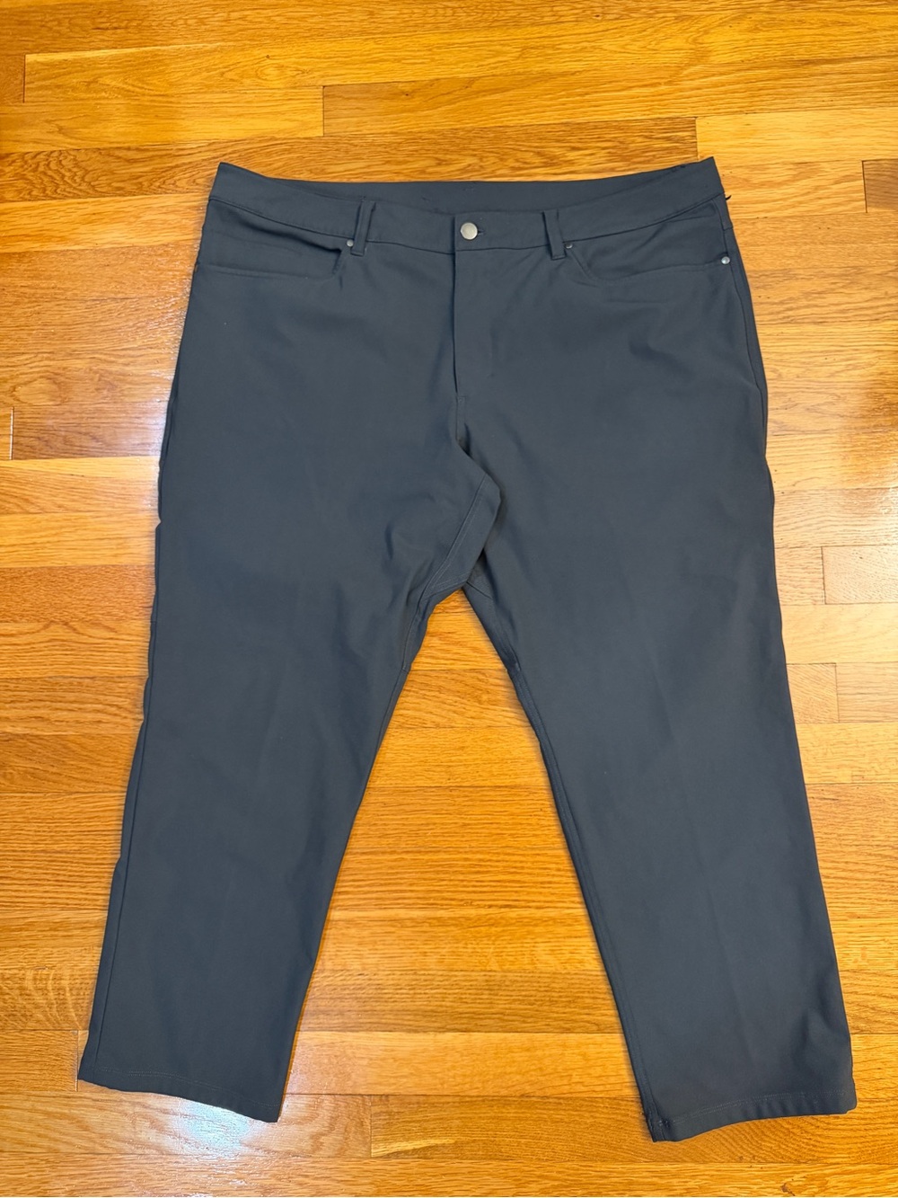 Lululemon ABC Pant Classic 28" *Warpstreme Obsidian (Dark Gray) - Size 40
